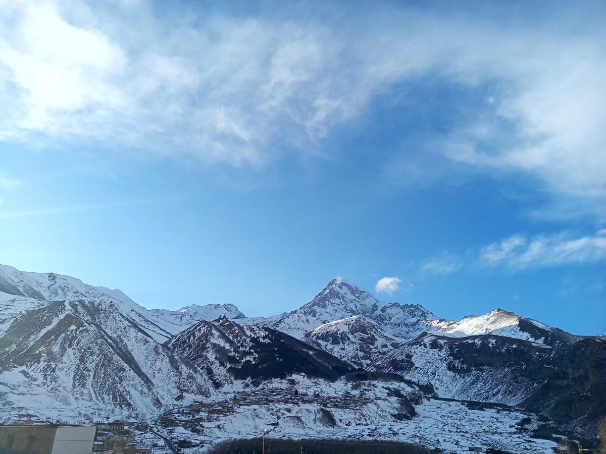 Guest House Sunset Kazbegi Eksteriør bilde