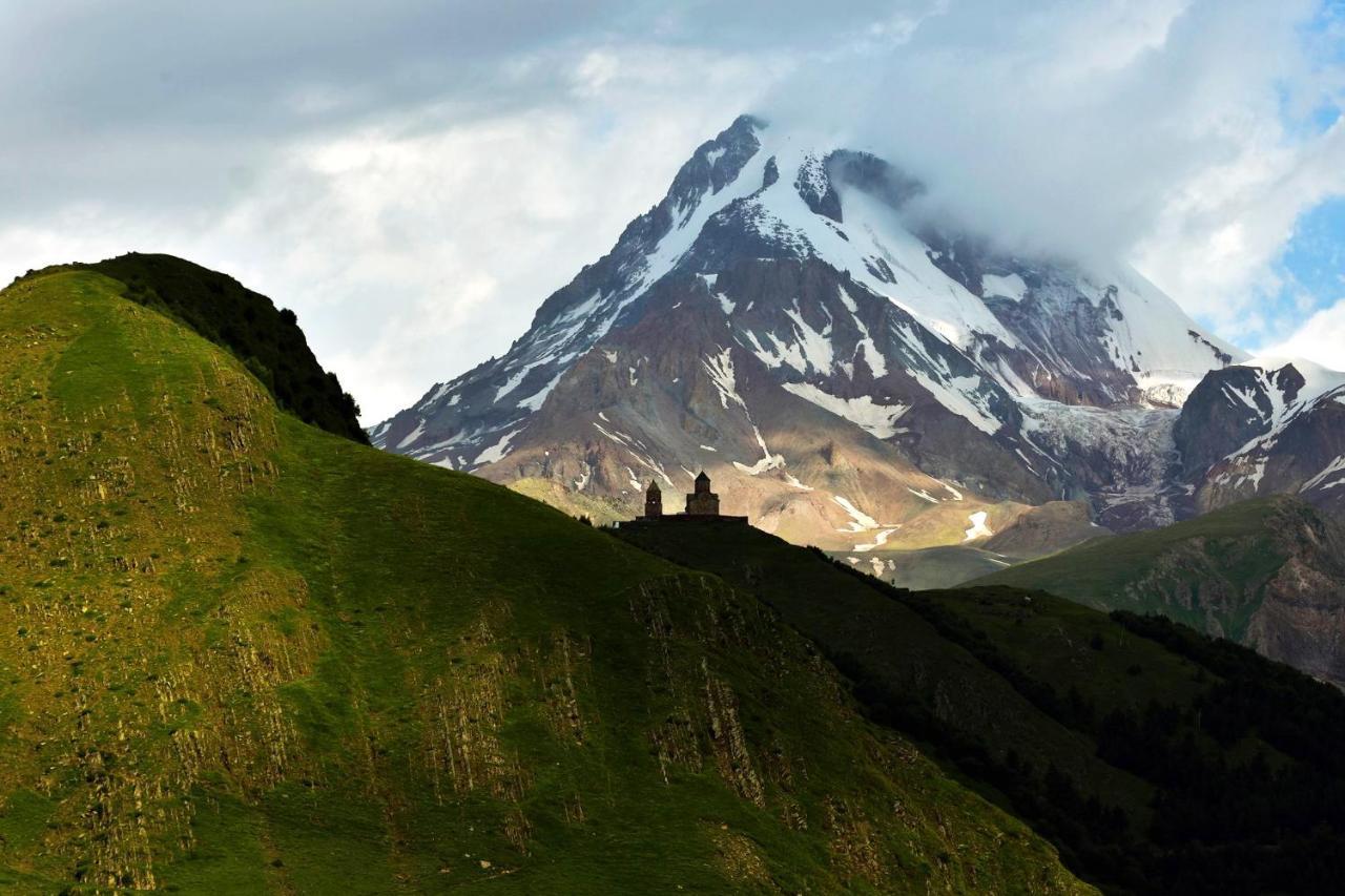 Guest House Sunset Kazbegi Eksteriør bilde